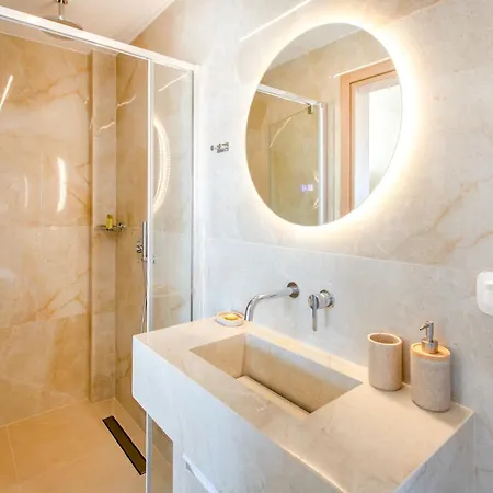 Anna Luxury By Rentalspro - Nea Halkidiki דירה פלוגיטה